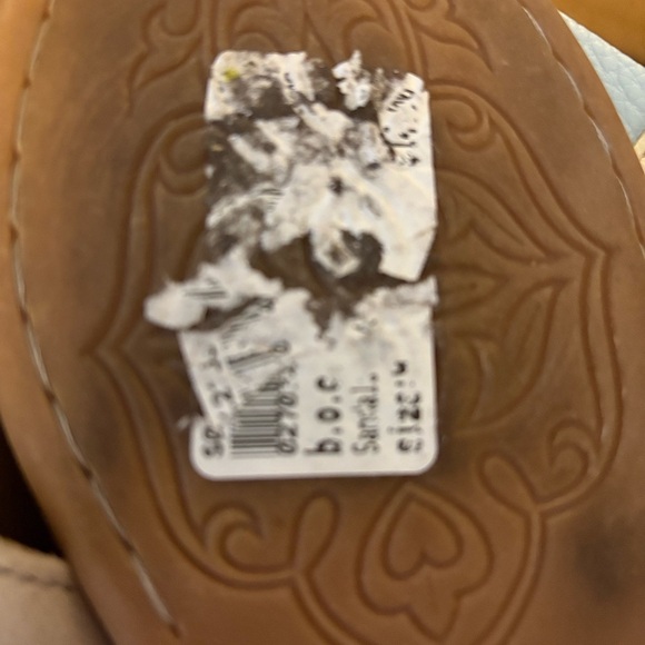 b.o.c. Cream and Gold Comfort Sandals - Picture 10 of 10